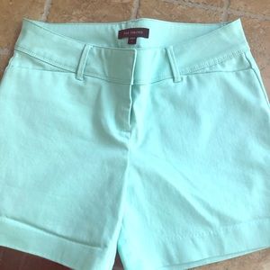 The Limited Mint Chino Shorts Size 4